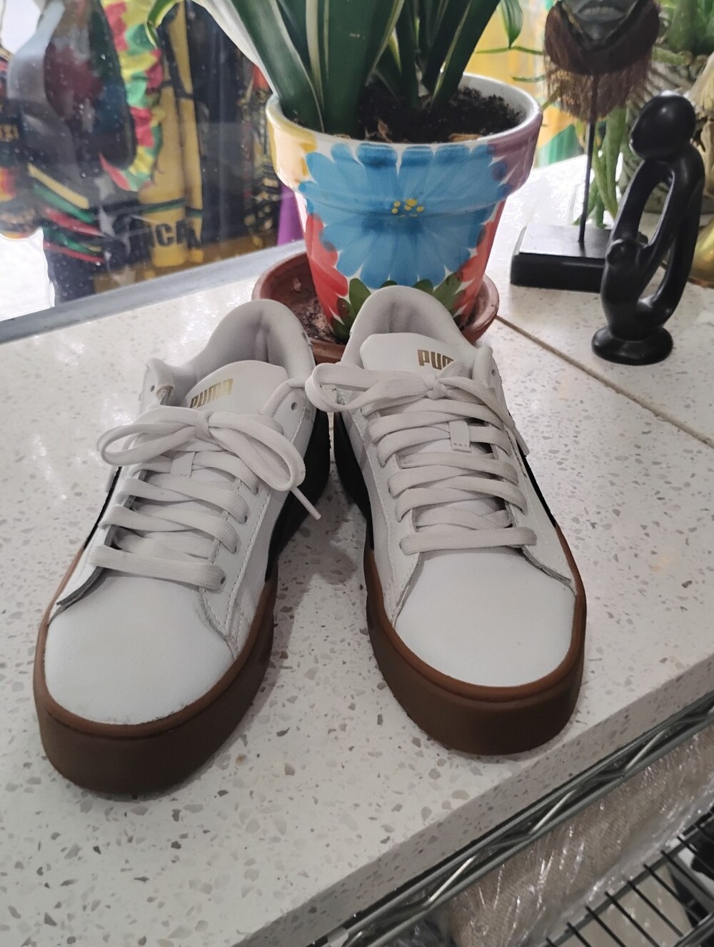 Puma Women's s White Low-Top Sneakers with Brown 🤎 Gum Sole Pre-owned